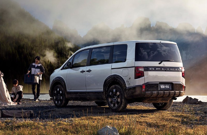 Mitsubishi объявила цены на обновленную Delica D:5 3