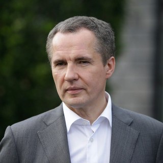 «Ведомости»: Гладкову могут предложить должность посла в АбхазииПо словам одного из собеседников издания, назначение в частично признанную Абхазию «вполне рабочий вариант». Другой источник отметил, что это неплохое решение, если «есть желание выдохнуть». П