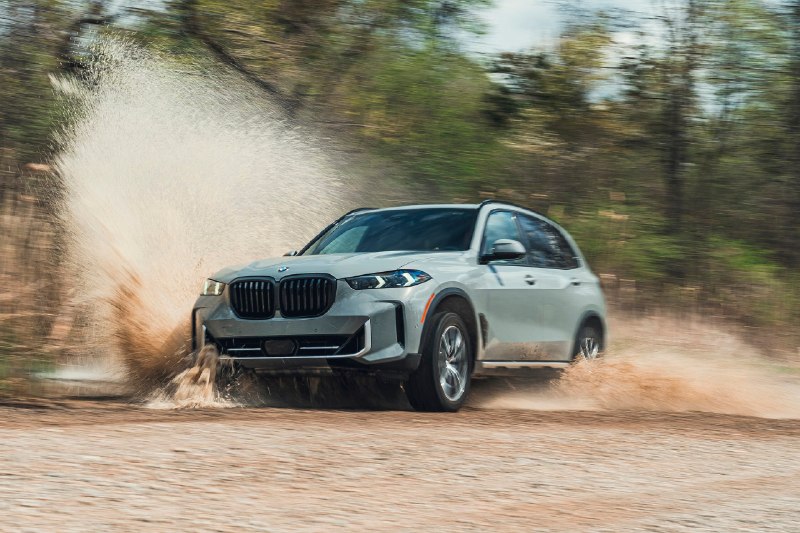 Пятничное расслабление на фоне жаркой погоды 🌞, но мы продолжаем следить за BMW