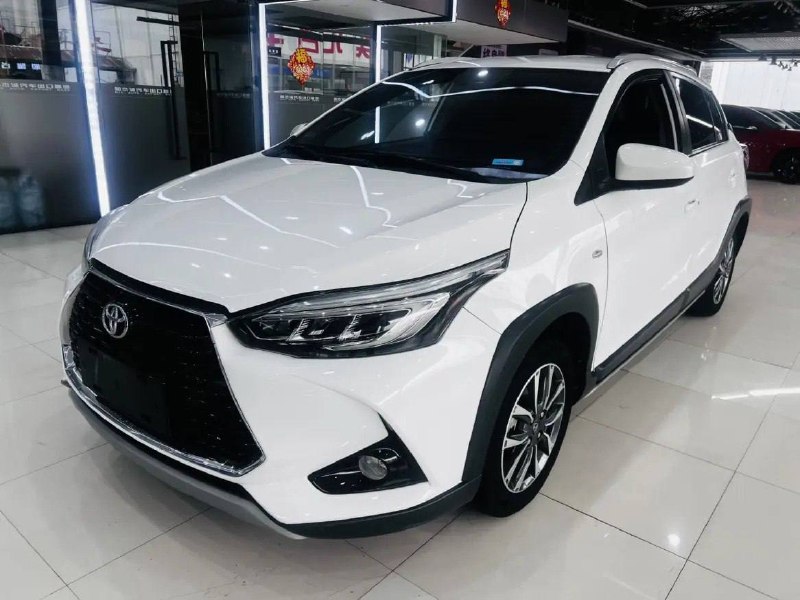 Toyota Yaris 2022 фото 2