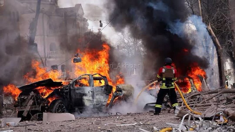 اخبار فوری ایران و جهان: 🇷🇺 🇺🇦ولودیمیر زلنسکی، رییسجمهوری اوکراین گفت: قطعا به حمله پهپادی روسیه به یک مرکز خرید در اوکراین پاسخ خواهیم داد.🆔 @F