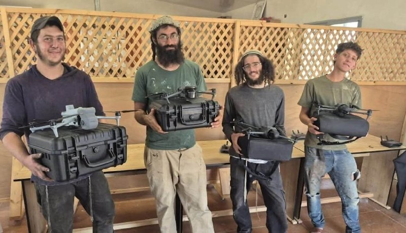 🔸 מתנחלים החיים בגדה המערבית מצוידים במיקרו-ציפורים