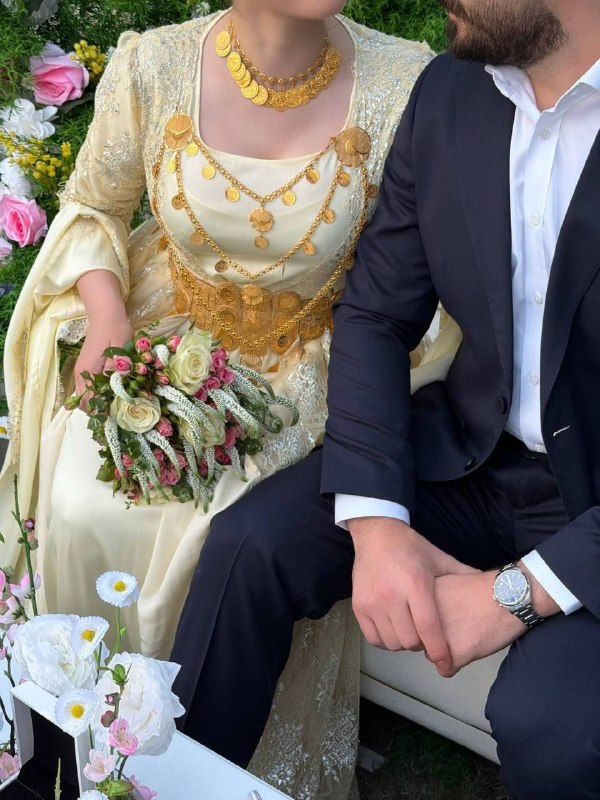 سیروان پرس: هەڵوەدای دوو موڵکی عیشقم،یەک وڵات، یەک چاوی تۆ؛سەر لە پێناو نیشتمانە و دڵبە شوێن هەنگاوی تۆ#خاڵە_قازی#سیروان_پرسTelegram