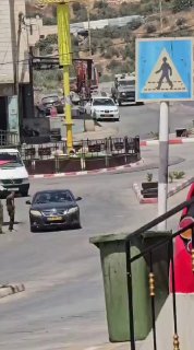 הרגע בו החרימה הכיבוש מכונת קידוח של אזרח העיירה אידנא, בעת שעבדה באזור "חומסה", מערבית לדורה, דרומית לחברון.