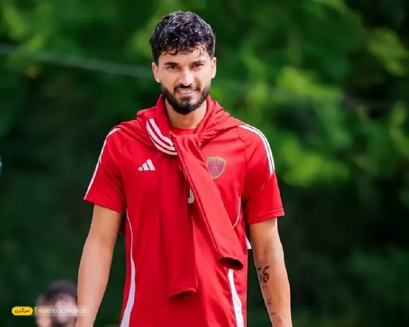 اخبار مرکزی: ♦️ آثار شاخص و مهم محمد قربانی 🔹 قهرمانی جام حذفی ایران ۱۴۰۱ با نساجی مازندران؛ نخستین افتخار مهم دوران حرفه‌ای او. 🔹 در