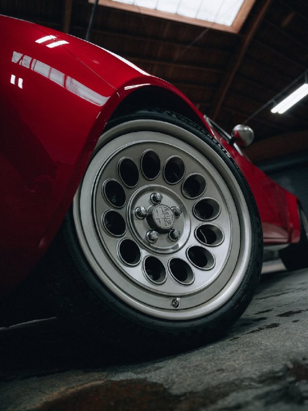 Модель totem GT Super отдает дань уважения легендарному Quadrifoglio от Alfa Romeo — четырехлистному 8