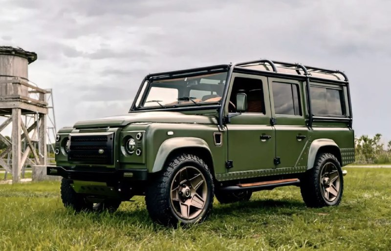 Классический Land Rover Defender превратили в 700-сильный рестомод