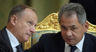 Патрушев обвинил МЧС в гибели заложников «Норд-Оста». В 2002 году ведомством руководил ШойгуПомощник президента РФ и экс-директор ФСБ Николай Патрушев заявил, что к гибели 130 заложников при штурме театрального центра на Дубровке в 2002 году привела «расте