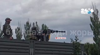 🇮🇱 חייל רוסי שהתאמן בירי במקלע הסיבובי YakB-12.7 לעבר כטב"מים אוקראיניים איבד לרגע שליטה – וכמעט חיסל את…
