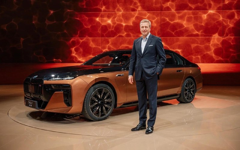 Гендиректор BMW ушел в отставку после 35 лет в компании