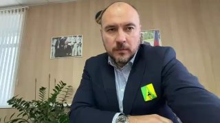 באזור אירקוטסק החלו פיטורים של עובדי מדינה בגלל מחסור בכסף. במחוז ניז'ניילמסק מתכננות הרשויות לפטר כ-37% מע…