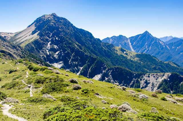 美麗的帝王之山：南湖大山