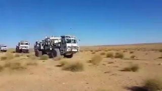חברת נפט אמריקאית החלה בחיפושי נפט במחוז חסקה בסוריה, ופרסה משאיות ויברטור סיסמיות כדי למפות שכבות תת קרקעי…