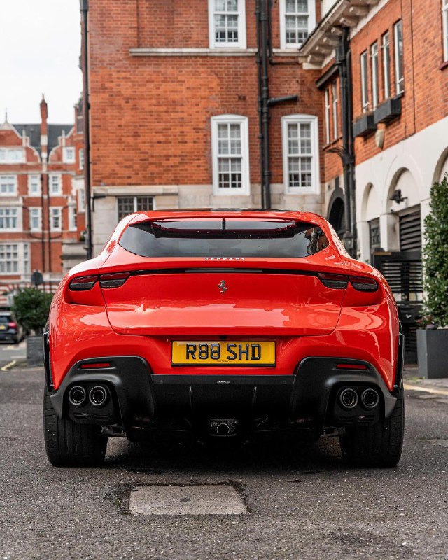 Ferrari Purosangue 6