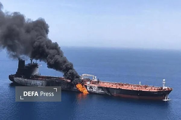 خبرگزاری دفاع مقدس: 💢حادثه دریایی نزدیک بندر المخا در یمن🔸سازمان عملیات تجارت دریایی انگلیس (UKMTO) امروز سه شنبه گزارش داد که یک کشتی باری 