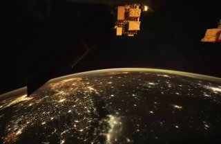 נאס"א הראתה את התקיפות על קייב, אותן צילמו מה-ISS. הירשם: משוב: צ'אט לתקשורת