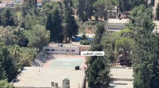 במהלך הסערה המתמשכת, הונף דגל הכיבוש בחצר מכון קלנדיה של סוכנות הסיוע של האו"ם (אונר"א) בצפון ירושלים הכבושה.