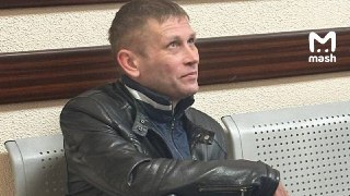 Исус Христос умер — житель Казани, переименовавший себя в честь Мессии, скончался в своей квартире. Тело 46-летнего мужчины обнаружили полицейские в квартире на улице Шамиля Усманова. Исус — в миру Евгений Чекулаев — злоупотреблял спиртным и перестал выход