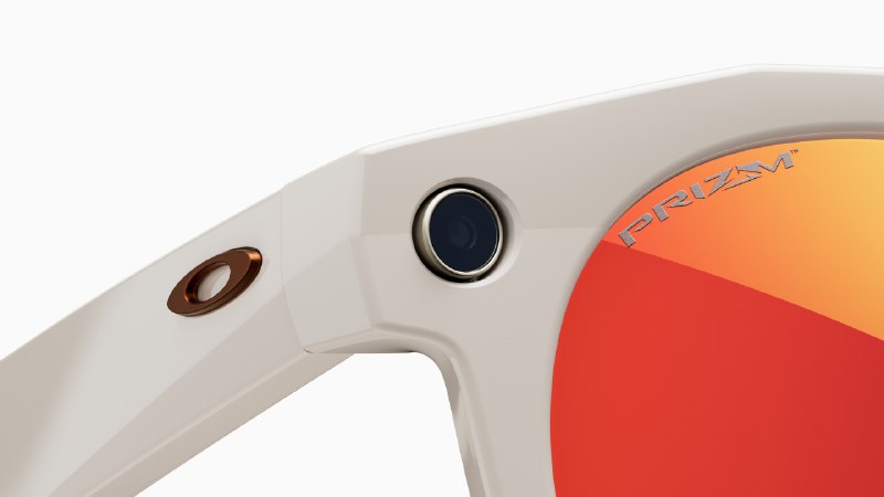 Meta 发布了和 Oakley 联名的新款 AI 智能眼镜- 持续工作 8 小时、待机19小时- 支持超高清（3K）画质录制- 内置个人 AI 助手 Meta AI 对话和语音控制录像限量版499美元，常规版本399美元详细信息：meta.com/en-gb/blog/oakley-meta-ai-glasses-sports-wearables-hstn/Meta 发布了和 Oakley 联名的新款 AI 智能眼镜- 持续工作 8 小时、待机19小时- 支持超高清（3K）画质录制- 内置个人 AI 助手 Meta AI 对话和语音控制录像限量版499美元，常规版本399美元详细信息：meta.com/en-gb/blog/oakley-meta-ai-glasses-sports-wearables-hstn/