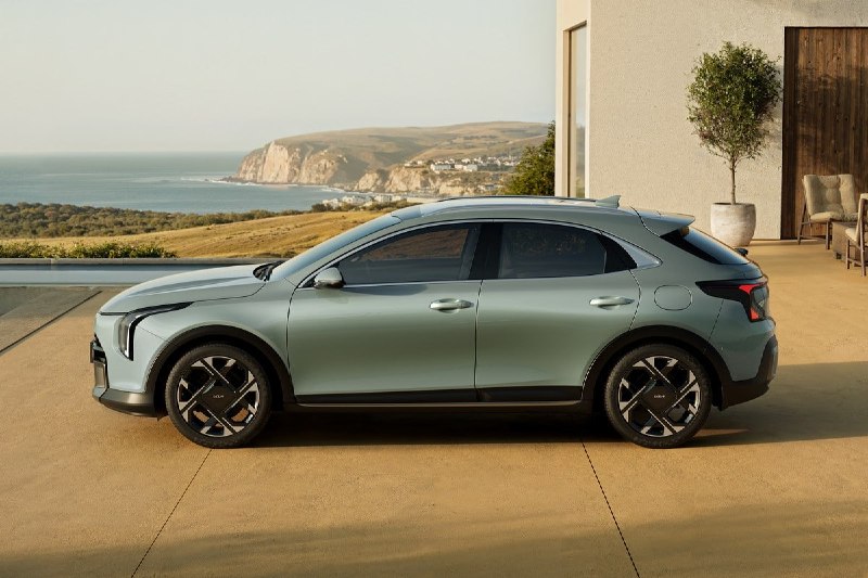 Kia показала обновленный XCeed для Европы 5