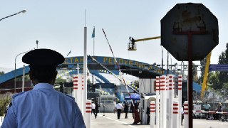 Казахстан обяжет иностранцев оформлять платные разрешения на въезд. В том числе — через границу с Россией Казахстан поэтапно вводит систему с платными электронными разрешениями на въезд (ETA) для иностранцев, следует из информации на официальном сайте МИД 