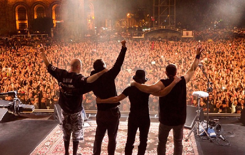 Концерт System Of A Down на Площади Республики в Ереване