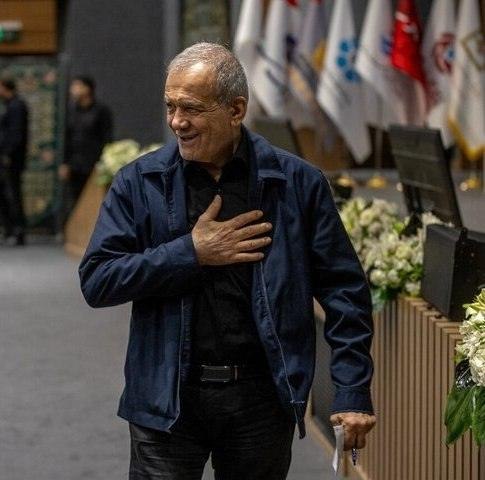 همای خبر گیلان🇮🇷: وعدههای اقتصادی پزشکیان، از «ایجاد گشایش» تا اقتصاد جنگزده🔹️رئیسجمهوری با وعدههایی چون ایجاد گشایش و کاهش فشار اقتصا