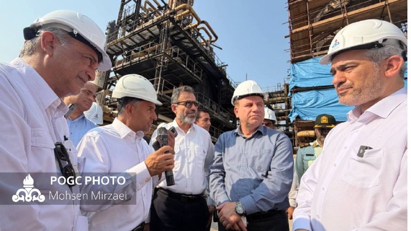 پارس‌نما: 📌تشریح نقشه راه بازسازی پالایشگاه سوم پارس جنوبی در حضور وزیر اقتصاد🔸نقشه راه صنعت نفت برای بازسازی بخش‌های آسیب‌دیده پا