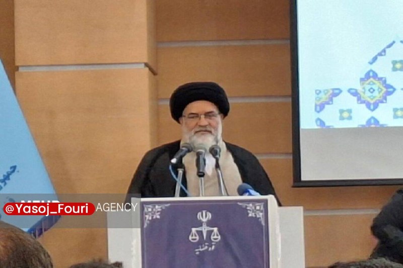 یاسوج فوری: برخورد قاطع با مفسدان اقتصادی در کهگیلویه و بویراحمدنماینده ولیفقیه در کهگیلویه و بویراحمد با تأکید بر لزوم برخورد قاطع