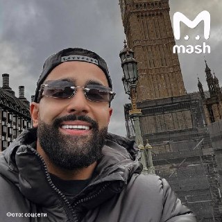 Гусейна Гасанова заочно приговорили к четырём годам колонии и штрафу 1 млн рублей за продажу квартиры в Сити за печенье — покупатель положил в ячейку упаковку крекеров и получил жильё за 68 млн рублей. Блогер сейчас за границей и находится в международном 