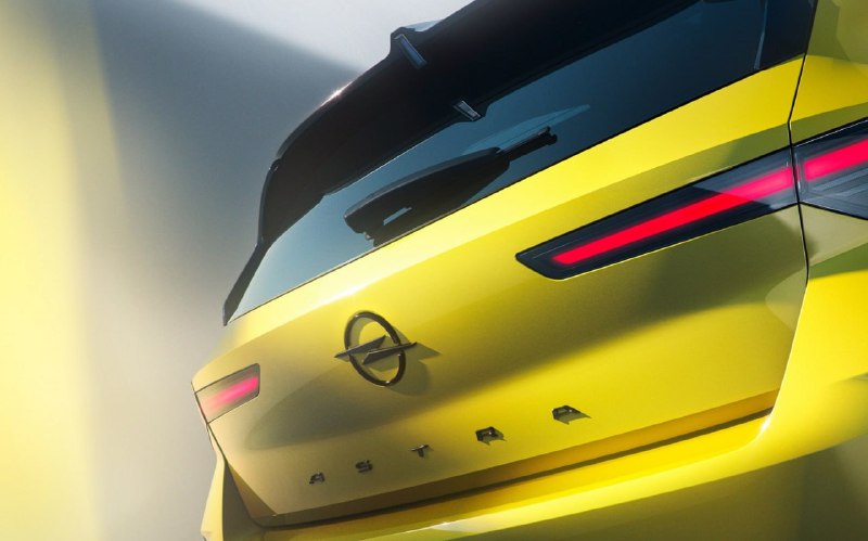 Opel показал первые фото обновлённой Astra 2