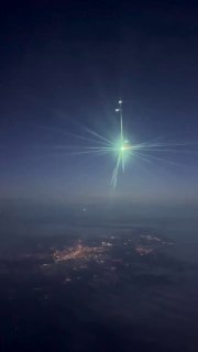 Incredible video of a meteor taken from flight attendant Alexandra Spasskaya on Aeroflot Flight SU 1289 from Ulyanovsk to Moscow.Science and facts💡
