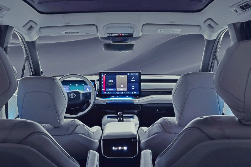 Таинственной новинкой Toyota станет трёхрядный кроссовер 2