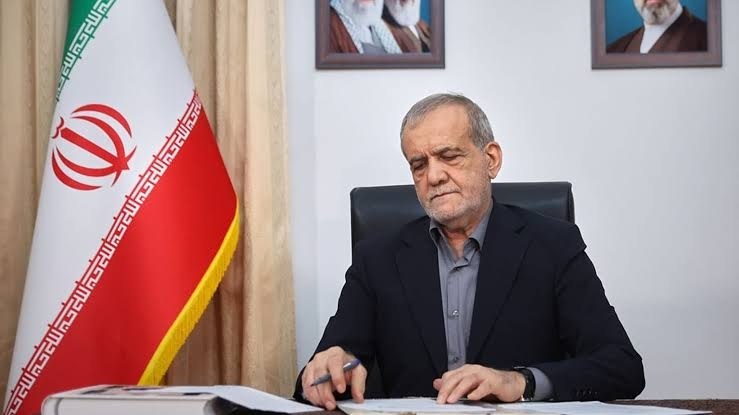 سپاه قدس🇮🇷: 🔴 پزشکیان: انتصابات مدیریتی باید علمی و فارغ از ملاحظات سیاسی باشد🔹انتخاب، ارزیابی و حتی عزل‌ونصب مدیران و اعضای هیئت‌مد
