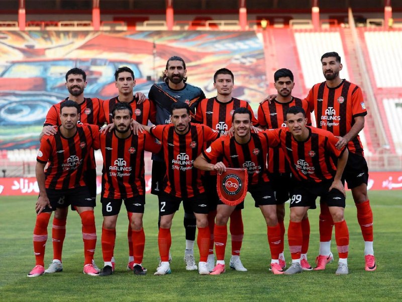 سلماس نیوز: 🟥تراکتور پرسپولیس را شکست داد▫️گل دقیقه 90 اشترکال تیم فوتبال پرسپولیس را زمین گیر کرد.تراکتور 1 - پرسپولیس 0@salmasnews