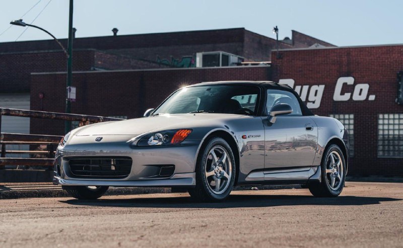 В США нашли идеально сохранившийся кабриолет Honda S2000 с пробегом 1500 км 5