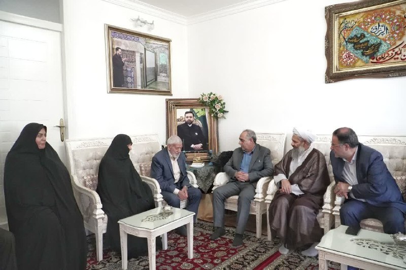 بیناب سئون: 🔹استاندار آذربایجان شرقی به دیدار خانواده شهید مالک رحمتی رفت بهرام سرمست، استاندار آذربایجان شرقی در بدو ورود به شهرستا