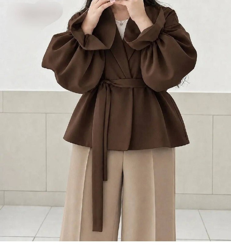 مانتوسرای شیدا: 👚نام : کت شلوار 😇👗قد کت 70-68قد آستین 58 قد شلوار 103-105کت لایه کوبی شده و دوخت مزونی شلوار پشت کش داردسایز1-مناسب 38تا