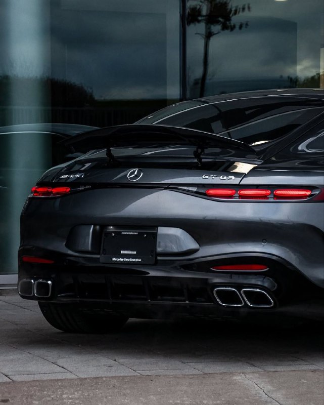 Mercedes Benz AMG GT63 Coupe 4