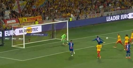 ⚽️ بیست و دو | Bistodo: دمبله اینو گل نکرد😐😐😐😐😐😐😐😐😂😂😂😂😂😂⚽️@bistodo