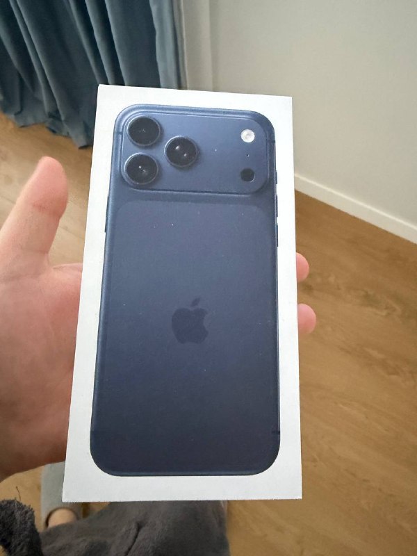 iPhone 17 Pro Max (256 GB, синий) — фото 1