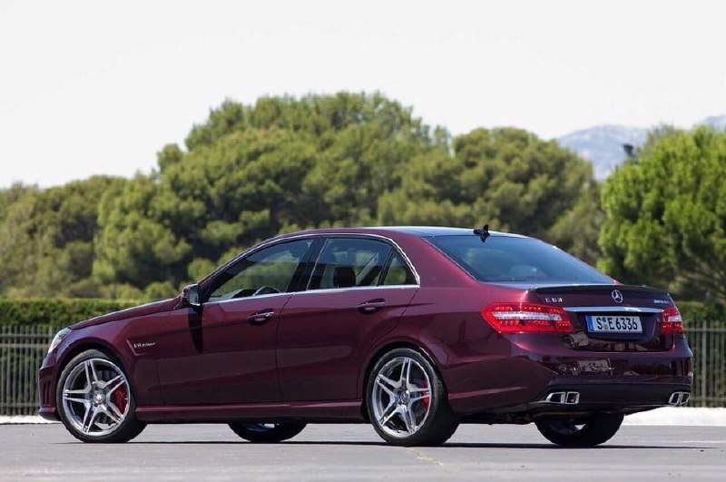 Mercedes-Benz E 63 AMG (W212) 5