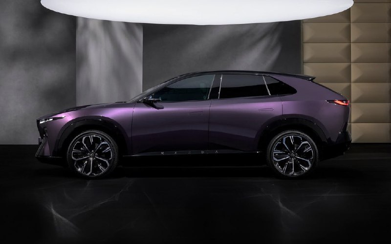 В Европе официально представили новую Mazda CX-6e 2