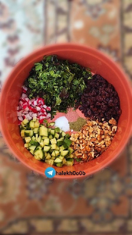 「 حِـسِ خــ💌ــوب 」: وی در ادامه سبزی پاک می‌کند🚶🏻‍♀قابل حدسه تبدیل به چی قراره بشن یا بیشتر راهنمایی کنم؟