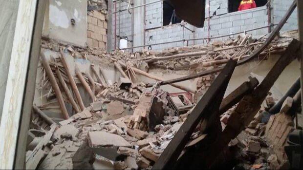 کرج رسا: 💢ریزش آوار در دولتآباد کرج؛ ۳ کارگر مصدوم شدندبخشی از یک ساختمان در حال تخریب در خیابان ابوسعید، منطقه دولتآباد کرج، ن