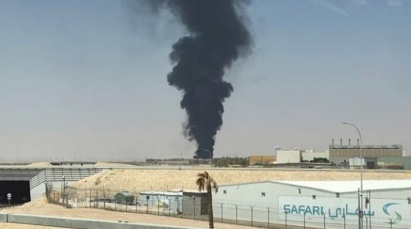 Saudi Arabia: 4 people were injured in Riyadh as a result of missile interception Saudi Arabia's civil defense reported that four people were injured in Riyadh due to the remains of missiles intercepted by the country's air defense.