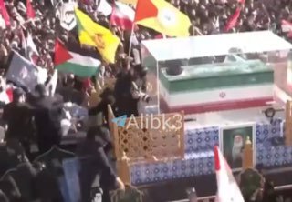מטקס ההלוויה של גופתו הטהורה של מנהיג ההרוג של המהפכה האסלאמית, עלי חמינאי, בנג'ף