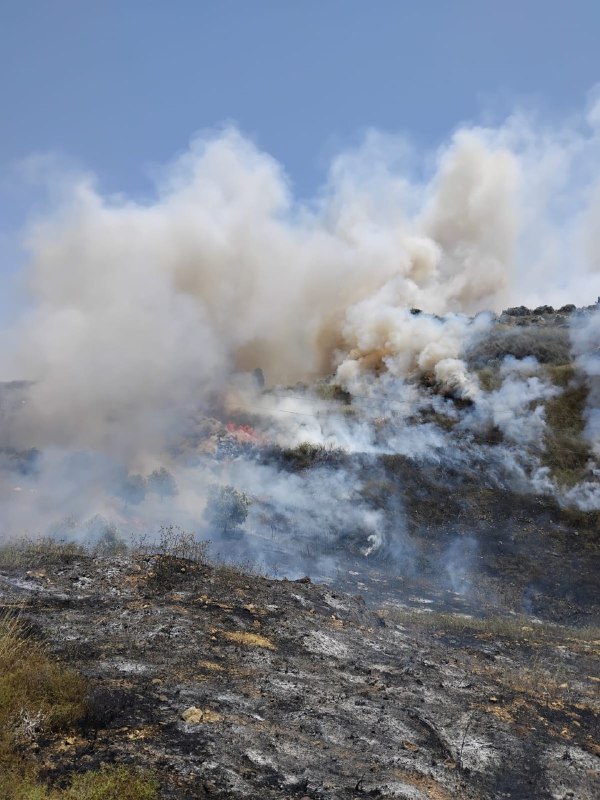 🚨מל"טים ישראלים הטילו מספר פצצות תבערה בפאתי העיירה ג'דיידת מרג'יון, באזור מערב טל, מה שהוביל לפרוץ שריפה…