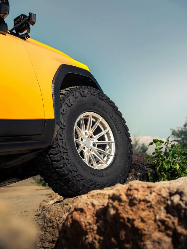 Toyota Land Cruiser на 17-дюймовых дисках Vossen HFX-2 6