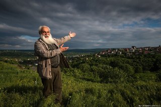 Умер цыганский барон Артур Черарь — многолетний лидер сообщества ромов в Молдове, сообщает газета «СП» со ссылкой на заявление ассоциации Bare-Rom.«Сегодня община ромов и вся Молдова потеряли выдающегося человека. Барон Артур Черарь ушел из жизни, оставив 